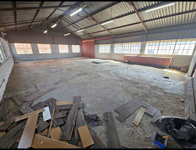 297M² FACTORY TO LET IN ANDERBOLT